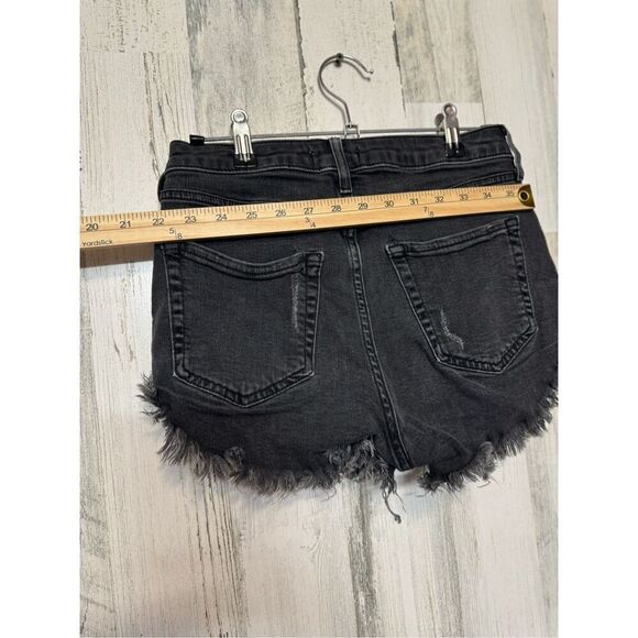 Forever 21 black Jean shorts - Picture 7 of 9